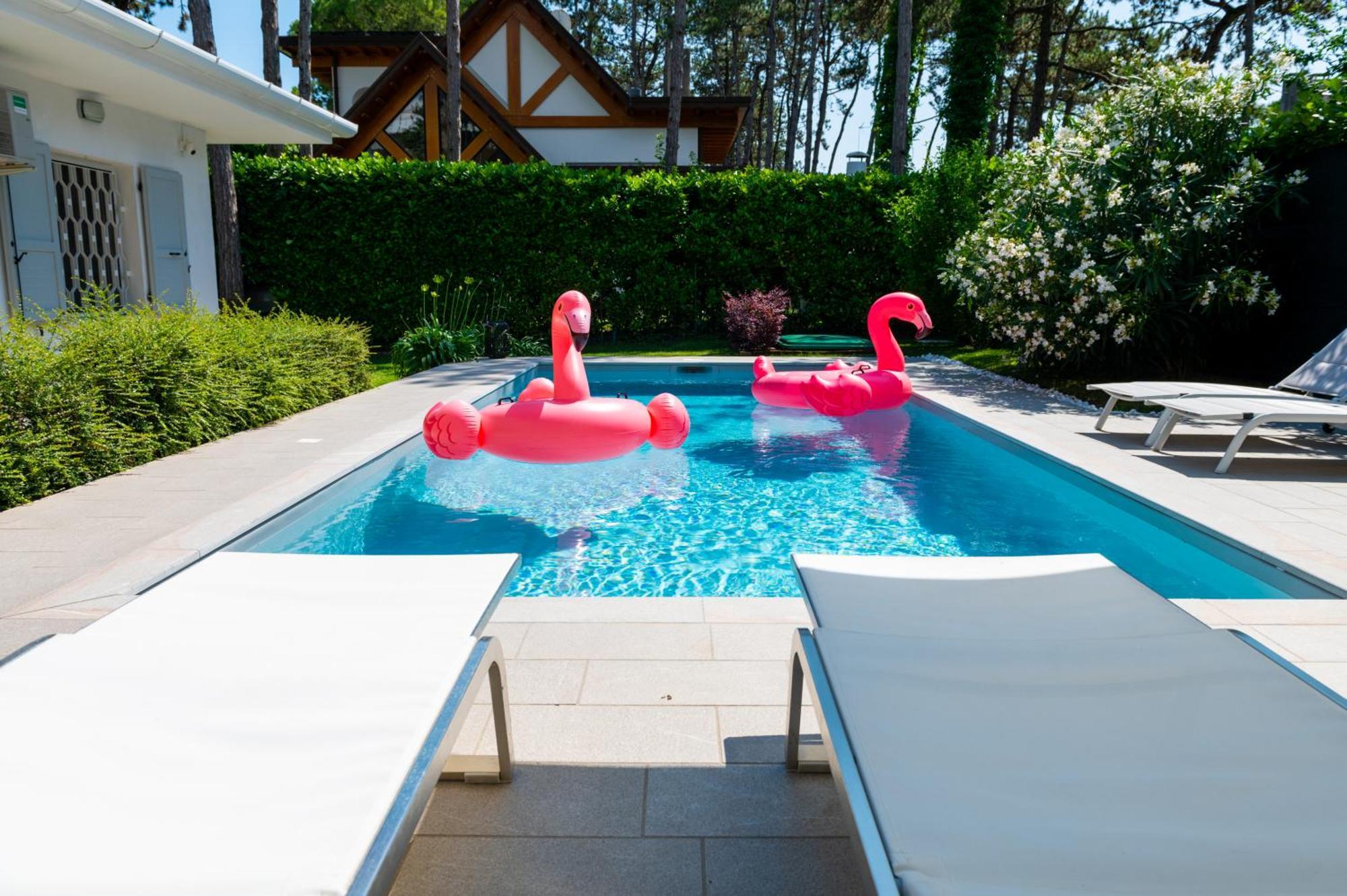 Luxury Villa With Private Swimming Pool Close To The Beach Lignano Sabbiadoro Exterior photo